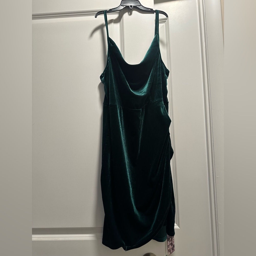 Elegant Green Velvet Dress